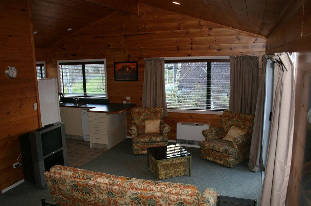 Hotel Tussock Grove Ohakune Exterior foto